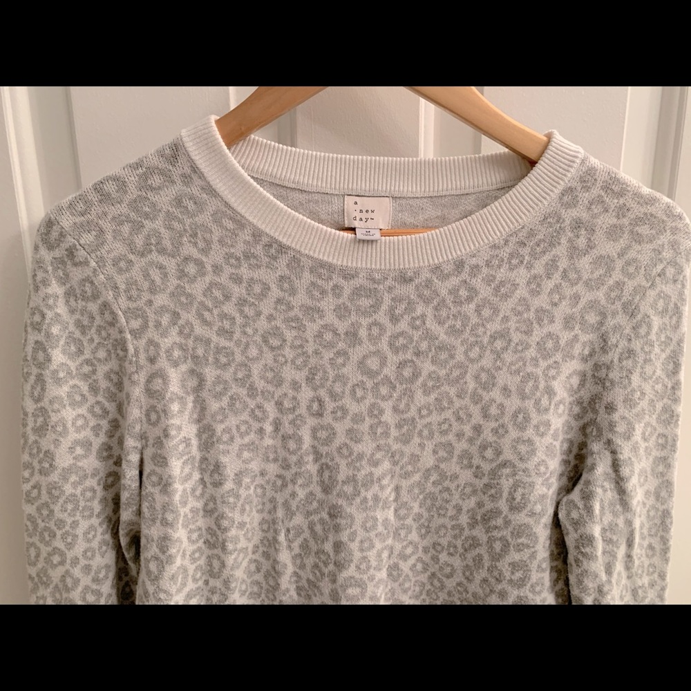 Great condition leopard print sweater